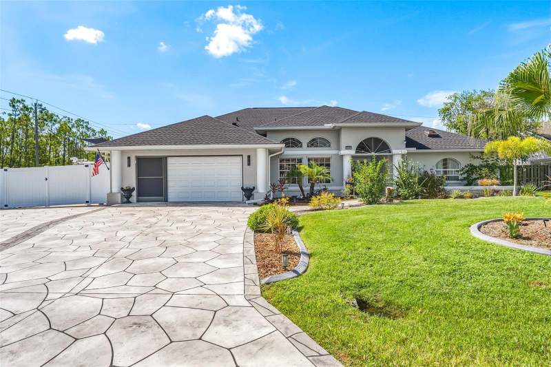 3 bedroom Single Family Residence at 23529 Dean Avenue, Port Charlotte Sec 015, Port Charlotte — photo 2