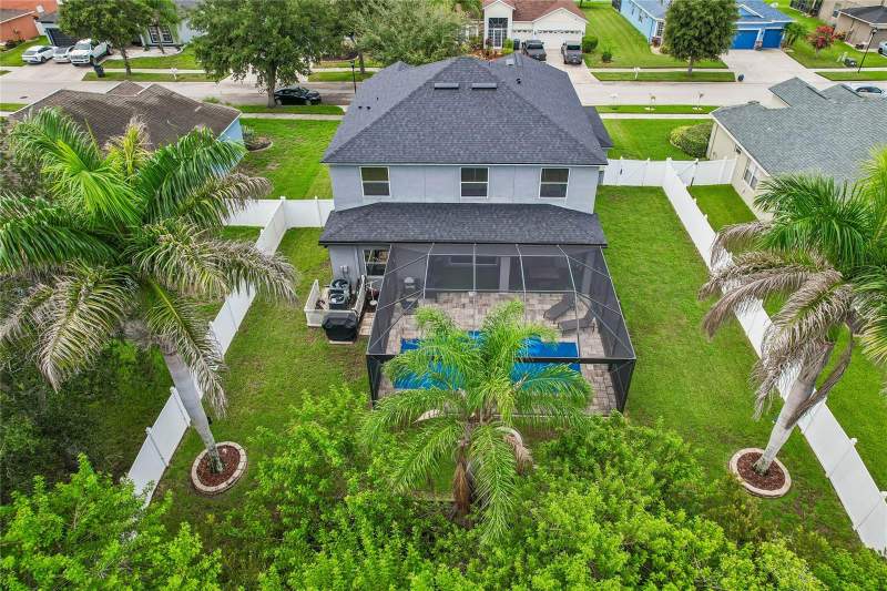 5 bedroom Single Family Residence at 13231 Graham Yarden Drive, South Fork Unit 9, Riverview — photo 4