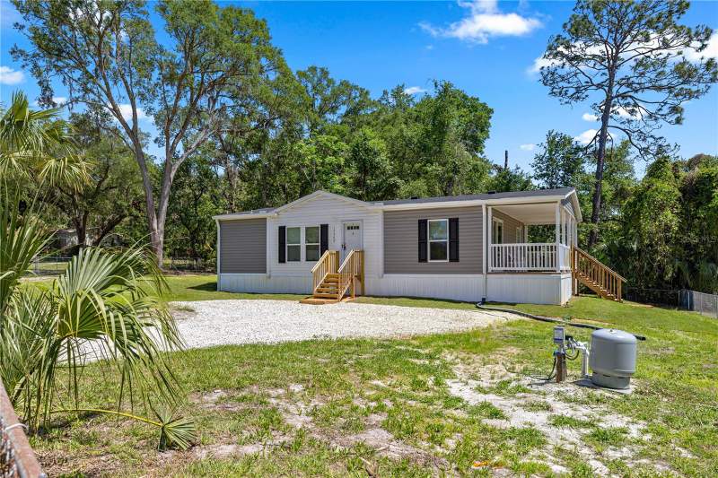 2 bedroom Manufactured Home at 17360 SE 65th Street, Woods & Lakes, Ocklawaha — photo 4