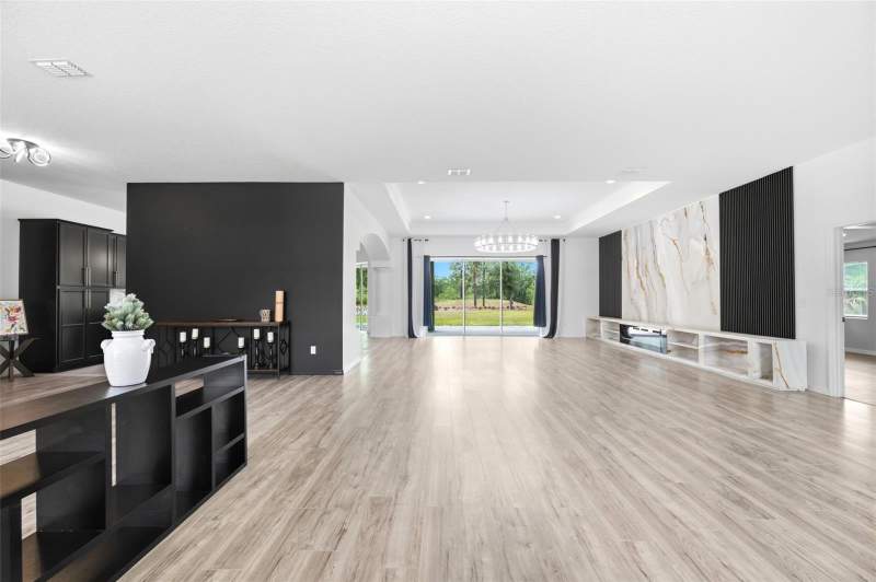 4 bedroom Single Family Residence at 18043 Palmdale Road, Royal Highlands, Weeki Wachee — photo 2