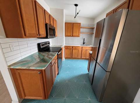 10111 N Ola Avenue, Tampa FL - photo 6 of 20