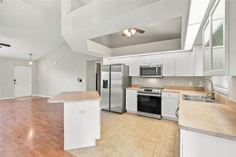 304 NE 20th Terrace, Cape Coral FL - photo 10 of 35