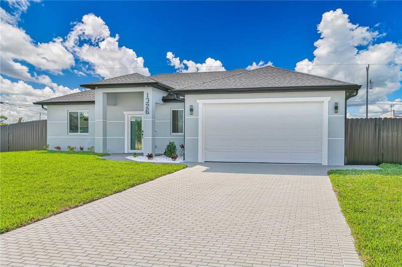 3 bedroom Single Family Residence at 1326 NE 7th Place, Cape Coral, Cape Coral — photo 3