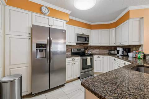 6085 Bahia Del Mar Boulevard #106, St Petersburg FL - photo 7 of 37