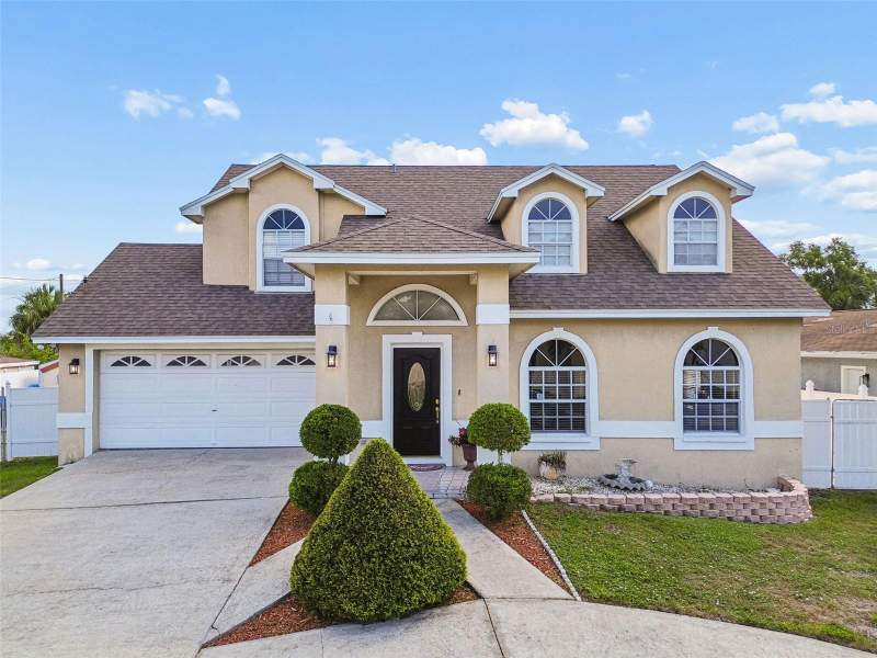 4 bedroom Single Family Residence at 10735 SE Drummond Road, Tampa Shores Inc #1 Un 1A Rep, Tampa — photo 2