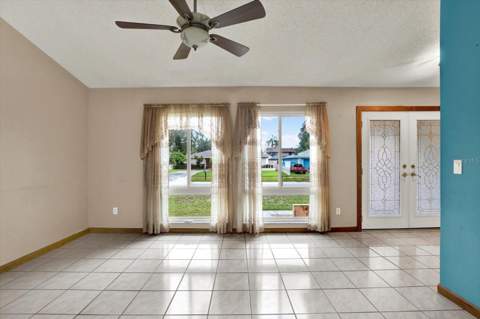 5527 Pentail Circle, Tampa FL - photo 8 of 35
