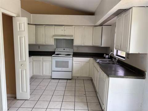 833 Oglethorpe Court, Kissimmee FL - photo 10 of 28