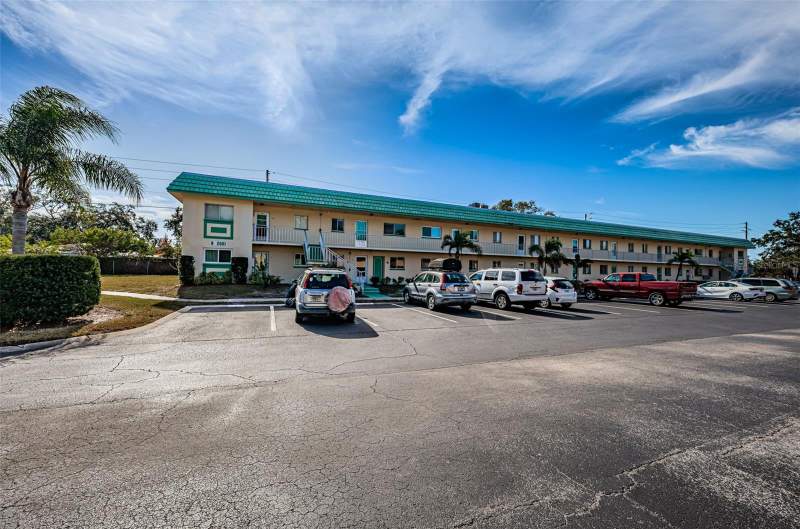 1 bedroom Condominium at 2001 Greenbriar Boulevard #6, Greenbriar Condo, Clearwater — photo 3