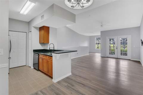 14226 Fredricksburg Drive #220, Orlando FL - photo 13 of 35