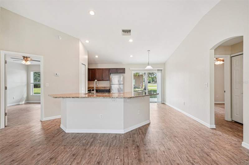 3 bedroom Single Family Residence at 40 Juniper Trail, Silver Spgs Shores Un 25, Ocala — photo 4
