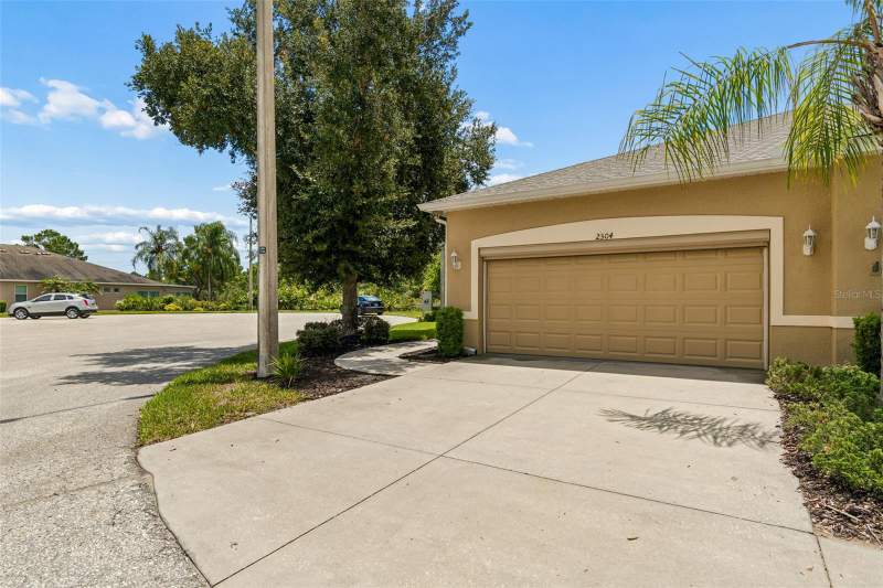 2 bedroom Condominium at 2304 Oakley Green Drive #61, Oakley Green Condo, Sun City Center — photo 5