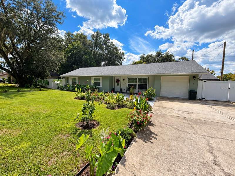 3 bedroom Single Family Residence at 5700 E Fort King Street, Hi-Cliff Heights, Ocala — photo 4
