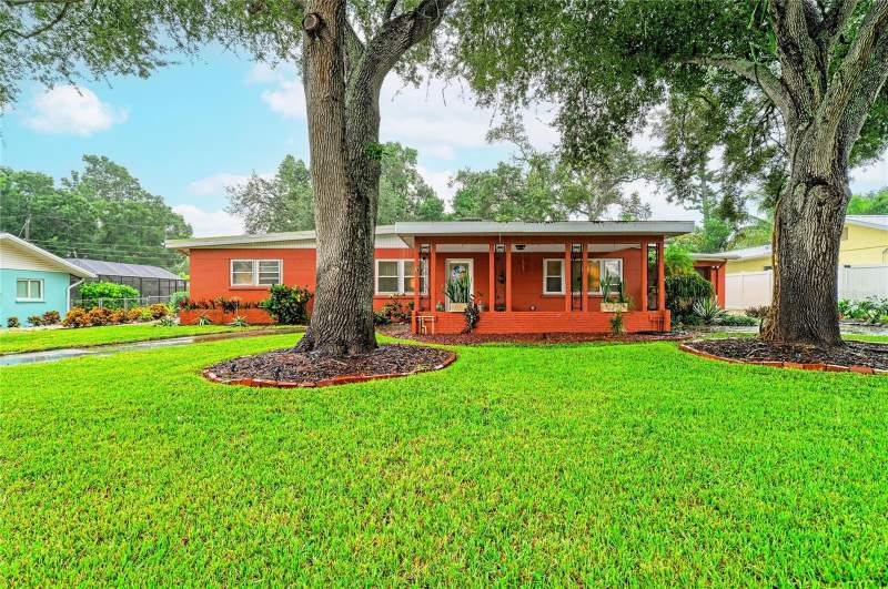 3 bedroom Single Family Residence at 126 Holly Avenue, Whitfield Estates Blks 14-23 & 26, Sarasota — photo 2
