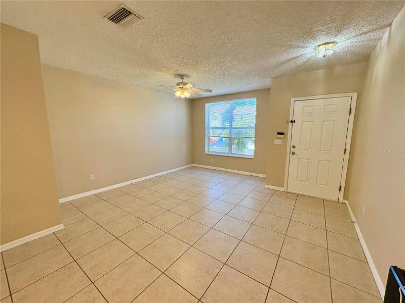 3 bedroom Townhouse at 6002 Osprey Lake Circle, Osprey Run Twnhms Ph 1, Riverview — photo 3