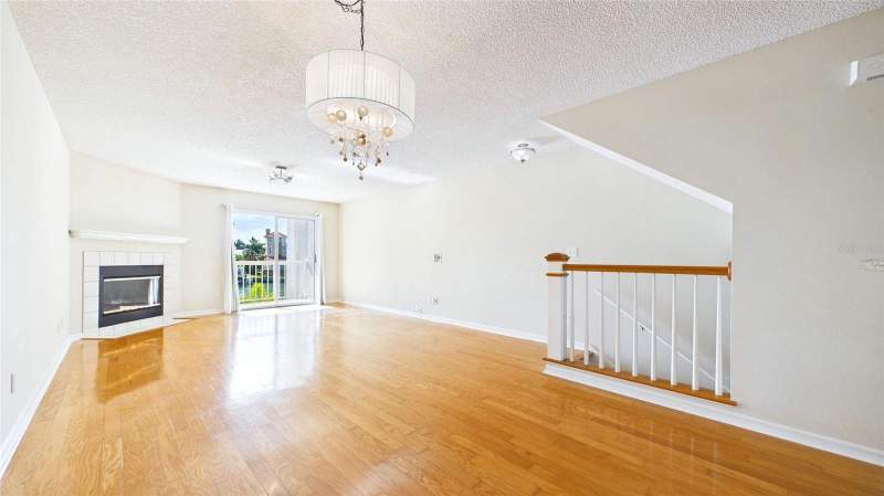 3 bedroom Townhouse at 323 Madeira Circle, Palms Of Tierra, St Petersburg — photo 5