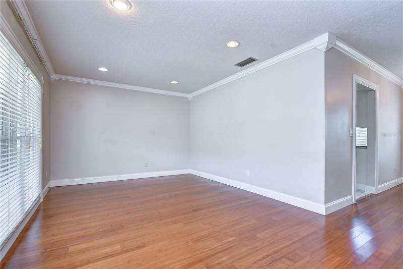 4 bedroom Single Family Residence at 4723 Southbreeze Drive, Northdale Sec C Unit 2, Tampa — photo 4