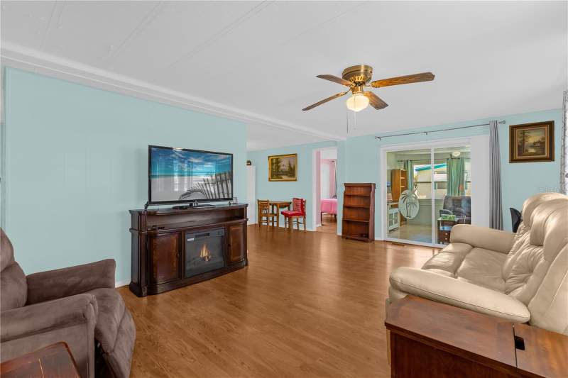 2 bedroom Mobile Home at 113 Tropical Lane, Brittany Estates, Leesburg — photo 5