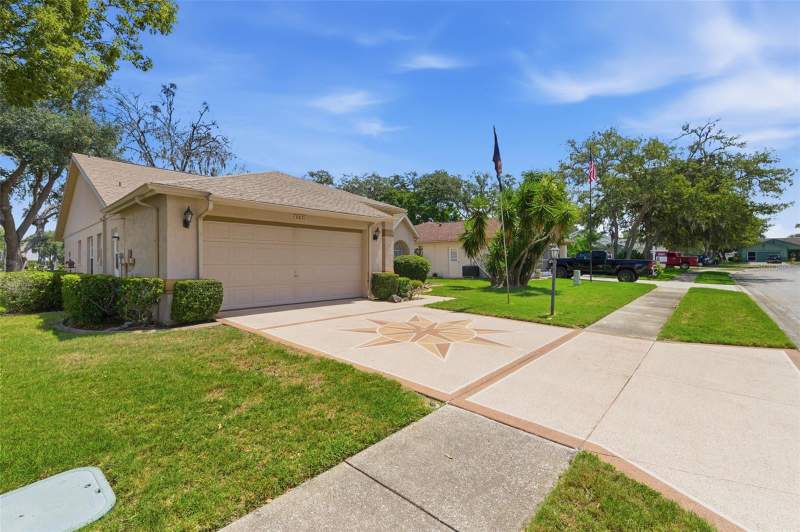 3 bedroom Single Family Residence at 9851 Kingsport Avenue, Heritage Lake, New Port Richey — photo 2