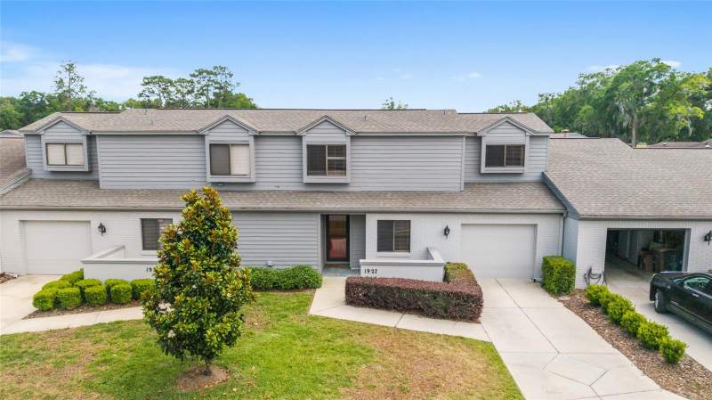 3 bedroom Townhouse at 1927 SE 37th Court Circle, Crestwood North Village Un 42, Ocala — photo 3