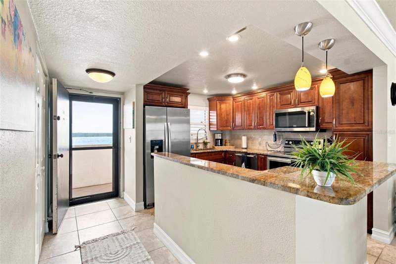 2 bedroom Condominium at 1270 GULF BOULEVARD #2007, HARBOUR LIGHT TOWERS CONDO, CLEARWATER BEACH — photo 3