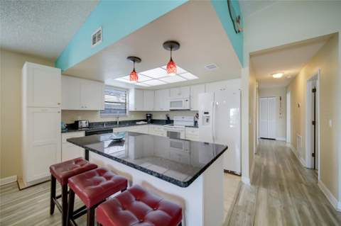 313 Magnolia Avenue, Anna Maria FL - photo 9 of 30