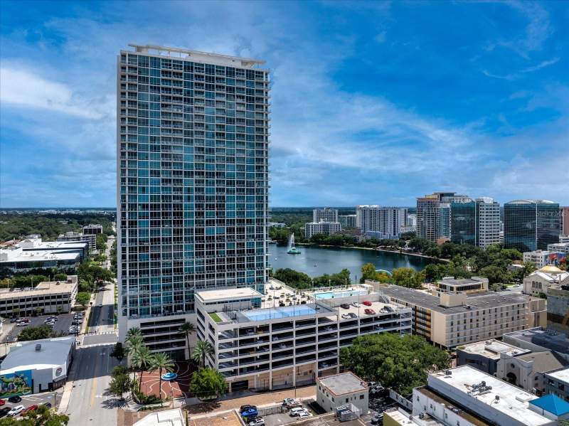Vue Lake Eola