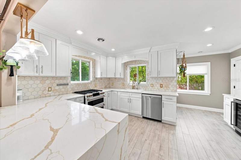 4 bedroom Single Family Residence at 222 26TH AVENUE, BEARD & DEBNAMS ADD, ST PETERSBURG — photo 5