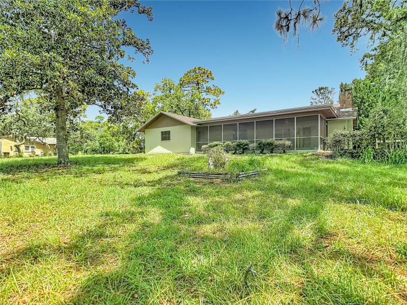 2 bedroom Single Family Residence at 10050 Deer Lane, Forest Acres, New Port Richey — photo 2