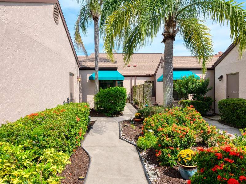 3 bedroom Villa at 6103 Clubside Drive #6103, Clubside At Palm-Aire I & II, Sarasota — photo 2