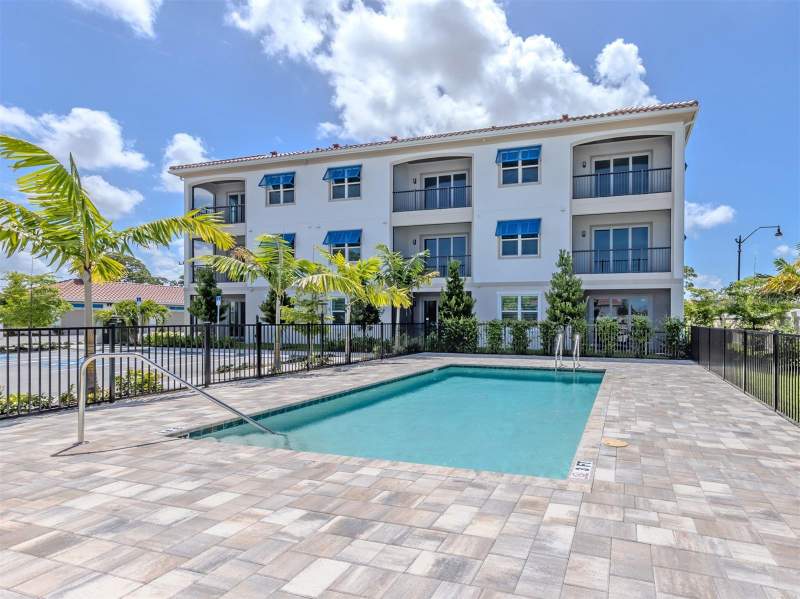 3 bedroom Condominium at 787 Tamiami Trail South #201, Isola Casa Condominium, Venice — photo 3
