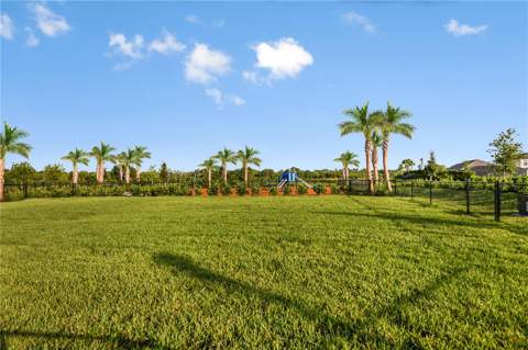 7508 Moonbeam Avenue, Sarasota FL - photo 17 of 39