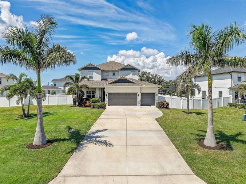 4 bedroom Single Family Residence at 2194 Fairway Avenue, Lakewood Estates Golf Course Sec Tr Xii Pt Rep, St Petersburg — photo 3