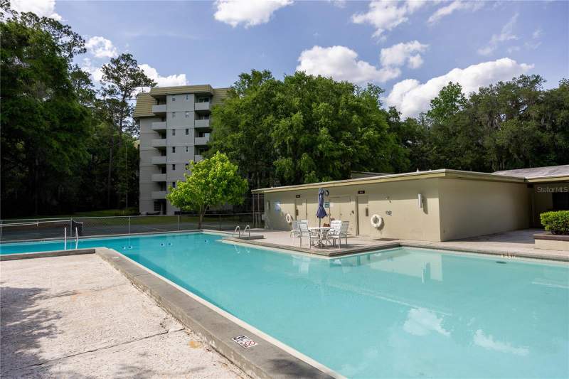 2 bedroom Condominium at 1717 NW 23rd Avenue #2E, Gaineswood, Gainesville — photo 2