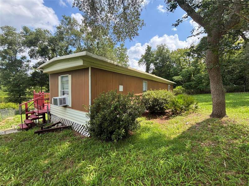 2 bedroom Manufactured Home at 18225 SE 22nd Place, Half Moon Mini Farms, Silver Springs — photo 2