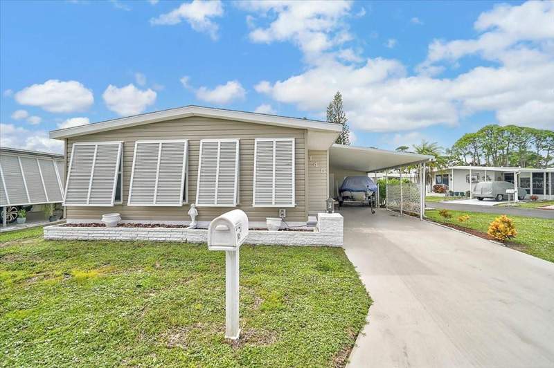 2 bedroom Manufactured Home at 145 Edgewood Drive, Arbors, Osprey — photo 3