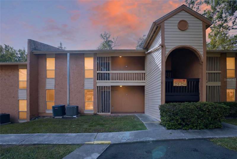 2 bedroom Condominium at 1810 NW 23rd Boulevard #252, Creeks Edge Condo, Gainesville — photo 2