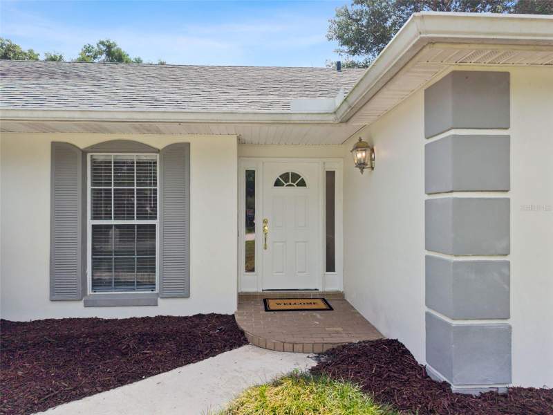 4 bedroom Single Family Residence at 309 Hickory Drive, Sweetwater Oaks Sec 06, Longwood — photo 2