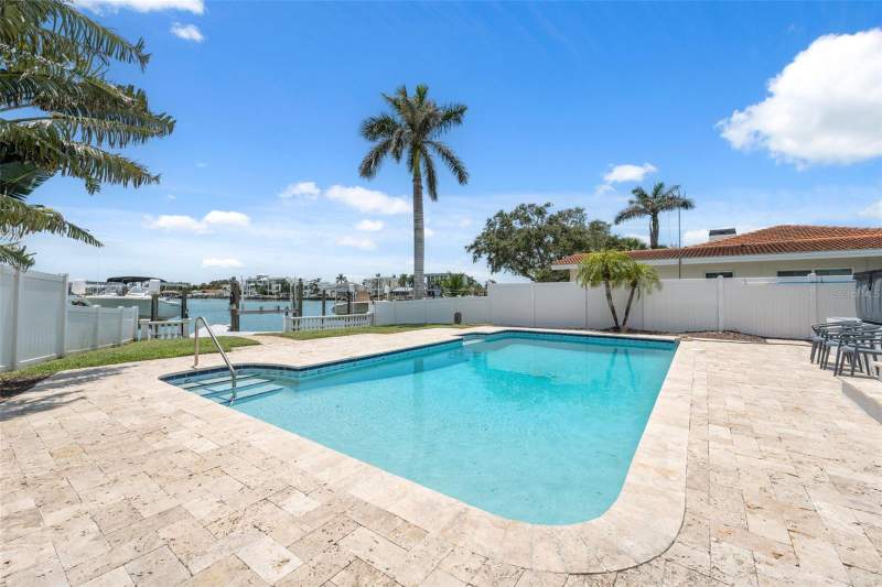 3 bedroom Single Family Residence at 900 79th Street, South Cswy Isle Yacht Club Add, St Petersburg — photo 5