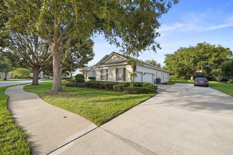 4 bedroom Single Family Residence at 2019 Capri Lane, Mount Dora Loch Leven Ph 04 Lt 94, Mount Dora — photo 2