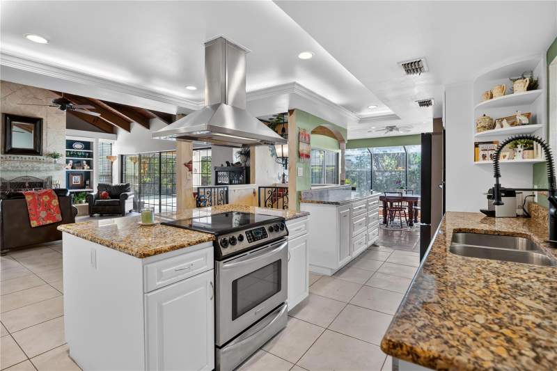 4 bedroom Single Family Residence at 1367 Campbell Street, Southern Oaks, Orlando — photo 3
