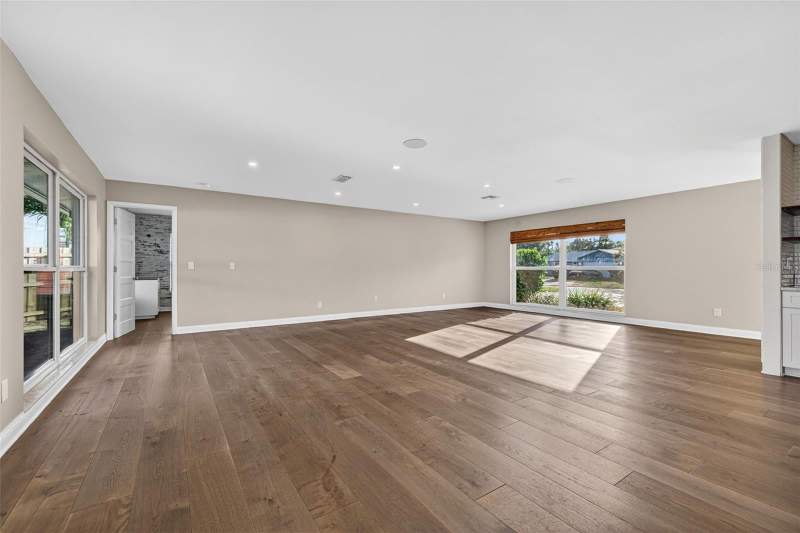 3 bedroom Single Family Residence at 4200 Beach Drive, Lewis Island Bahama Isles Add, St Petersburg — photo 5
