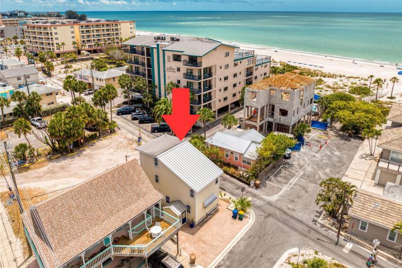 2 bedroom Single Family Residence at 13095 Gulf Lane, Mitchells Beach Rev, Madeira Beach — photo 2