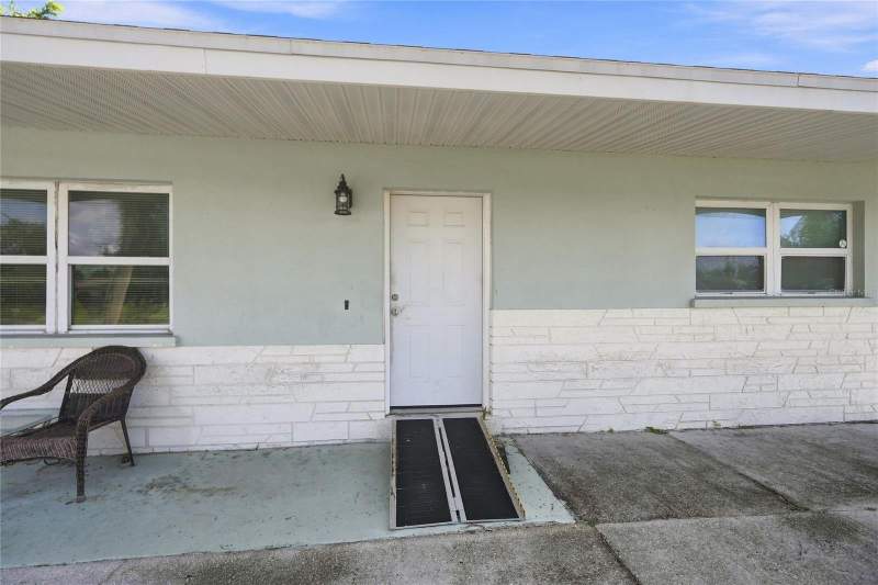 3 bedroom Single Family Residence at 2618 Lakeshore Circle, Port Charlotte Sec 18, Port Charlotte — photo 4