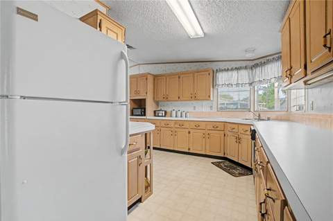 5425 Betmar Drive, Zephyrhills FL - photo 7 of 45