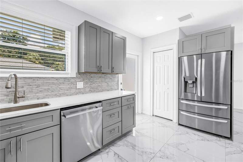 3 bedroom Single Family Residence at 1827 16th Street, Fruitland Heights, St Petersburg — photo 3