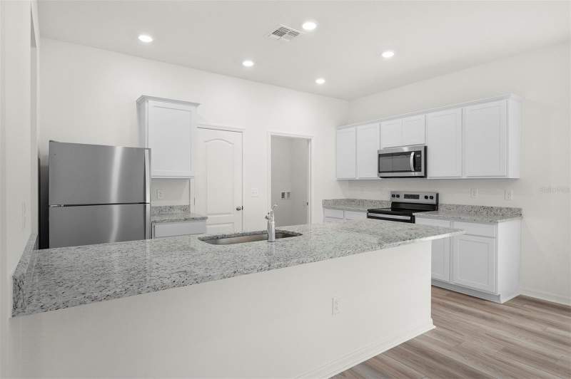 5 bedroom Single Family Residence at 13376 Tula Loop, Tula Parc, Astatula — photo 5