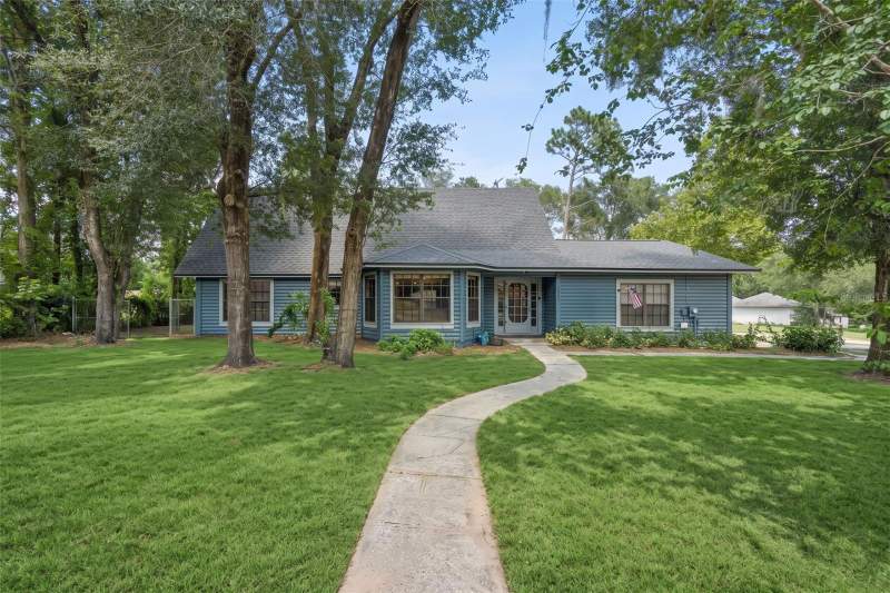 25911 ABERDOVEY AVENUE home for sale in Mount Plymouth