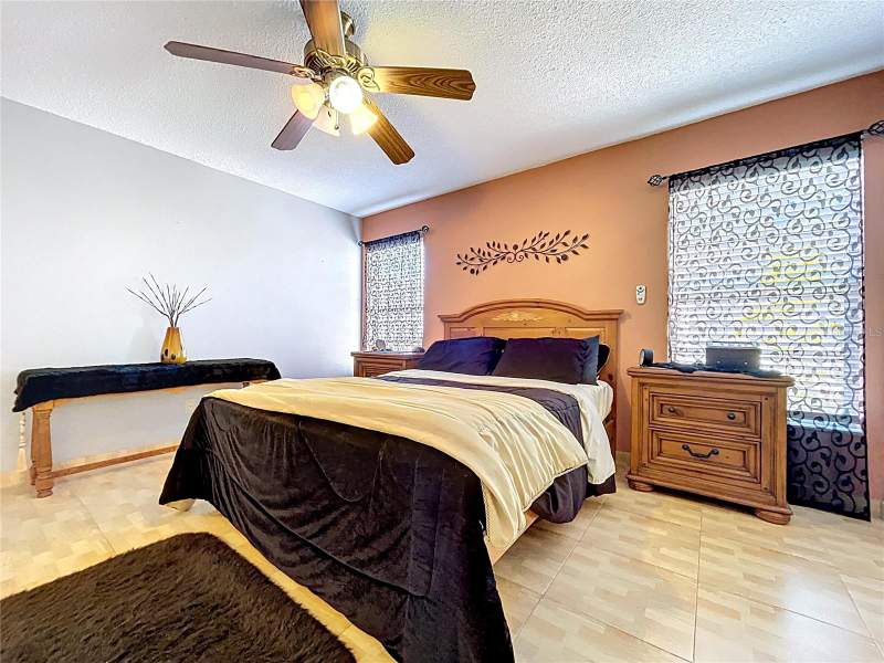 3 bedroom Single Family Residence at 11115 Cherrywood Lane, Summerfield Village II Tr 5, Riverview — photo 3