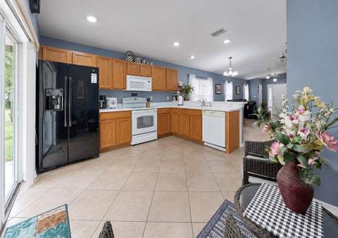 7746 Carriage Pointe Drive, Gibsonton FL - photo 18 of 24