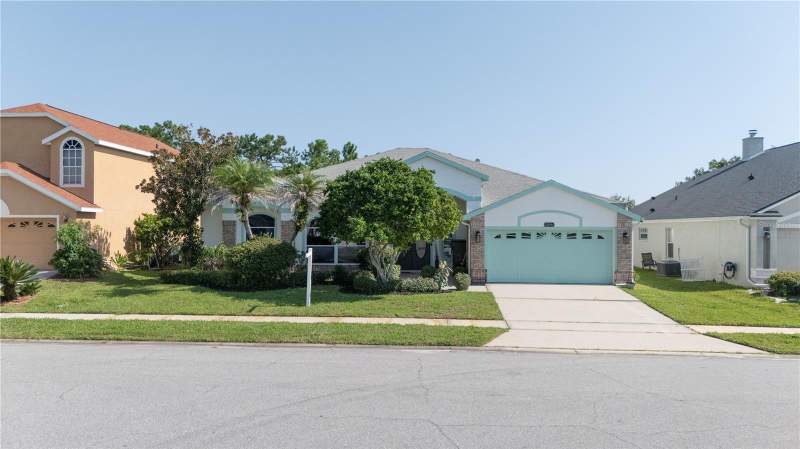 4 bedroom Single Family Residence at 13686 Crystal River Drive, Waterford Lakes, Orlando — photo 2